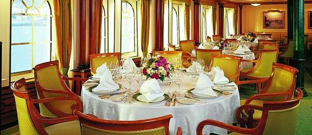 Sea Cloud II Lounge